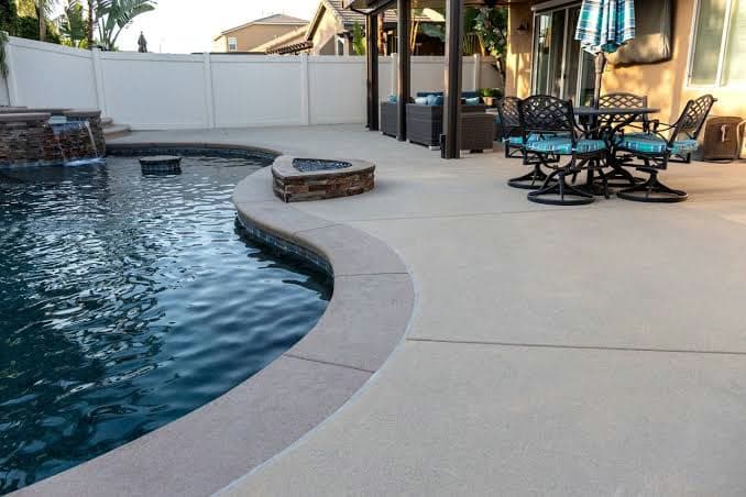 Colored concrete pool deck